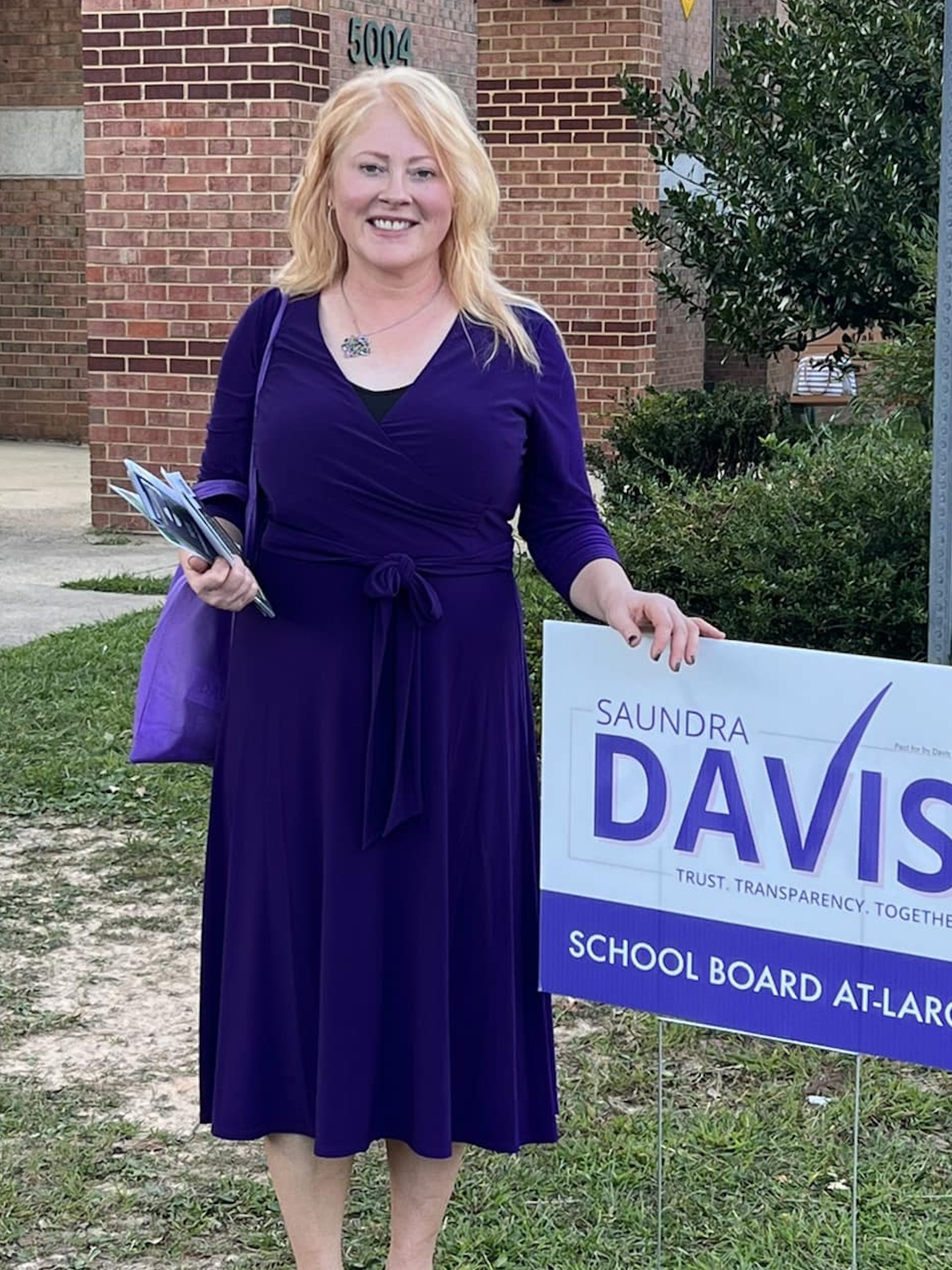 Saundra Davis