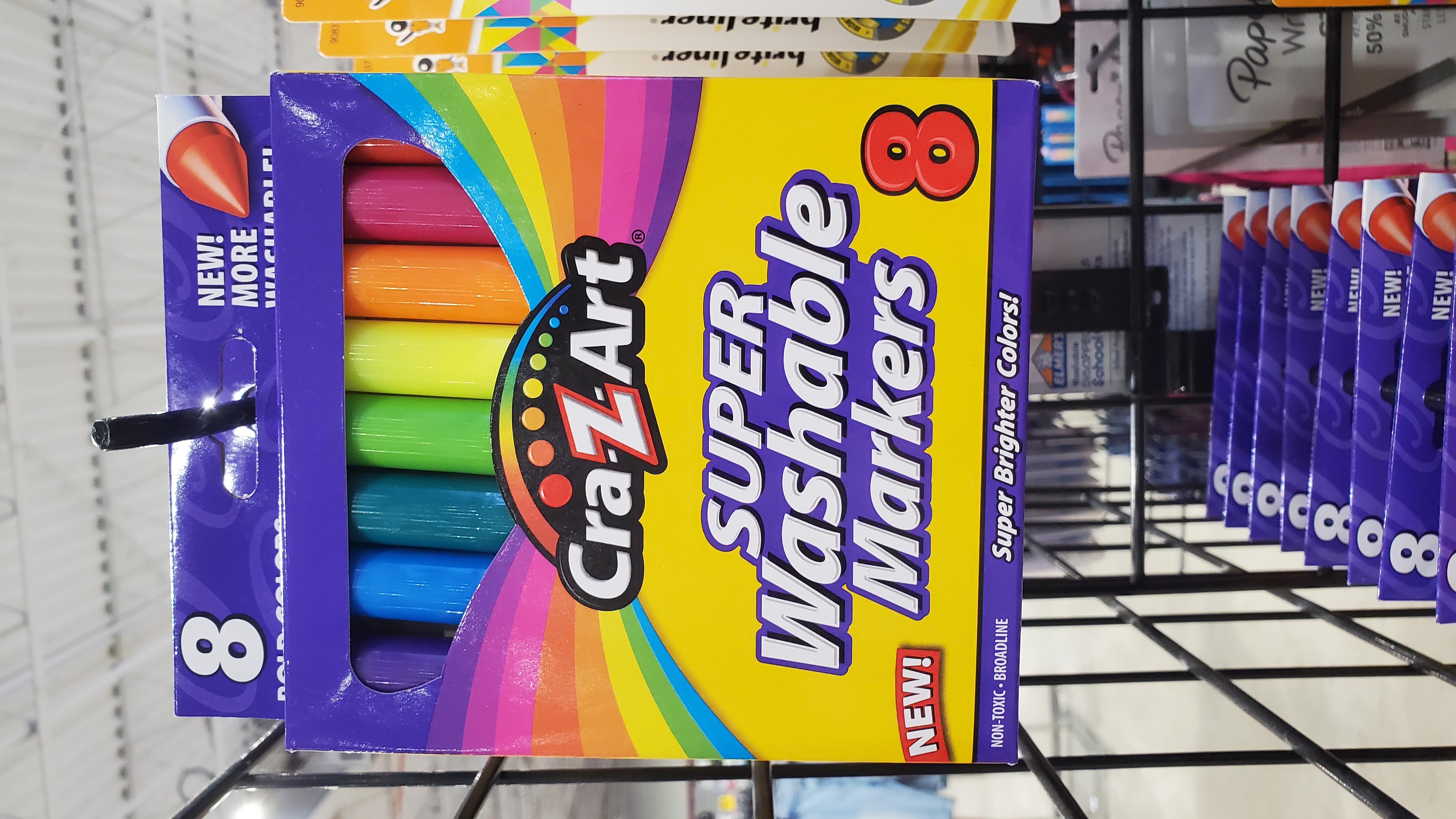 útiles escolares crayolas