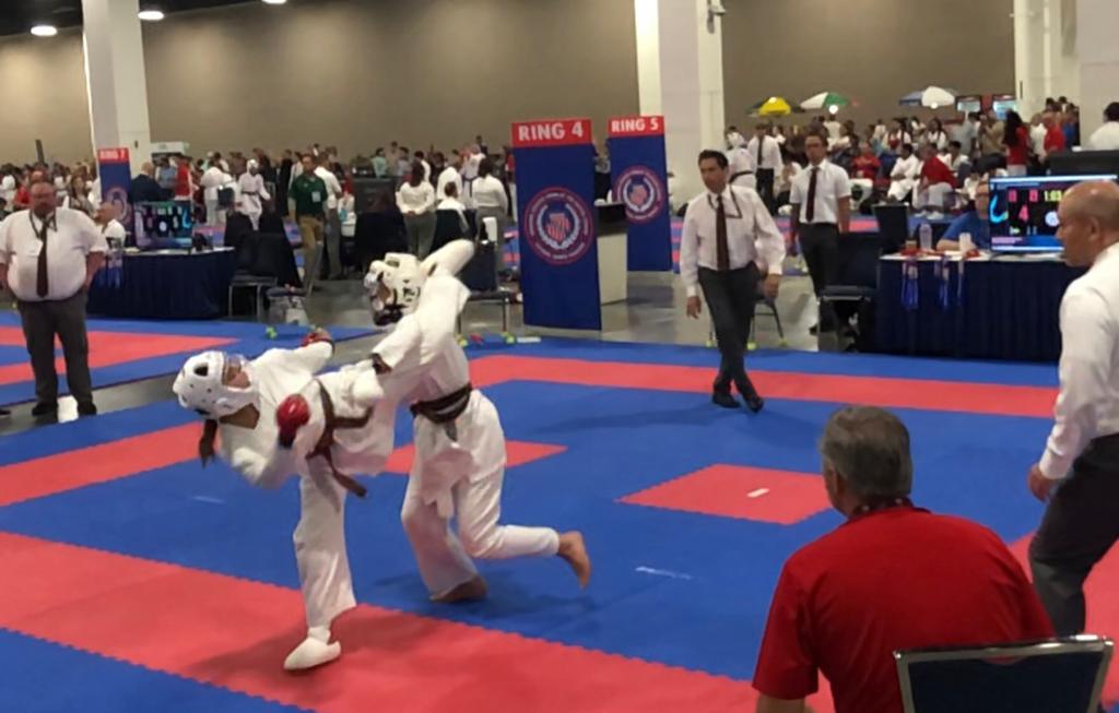 “El karate me da mucha confianza y mucho poder”, asegura la joven.