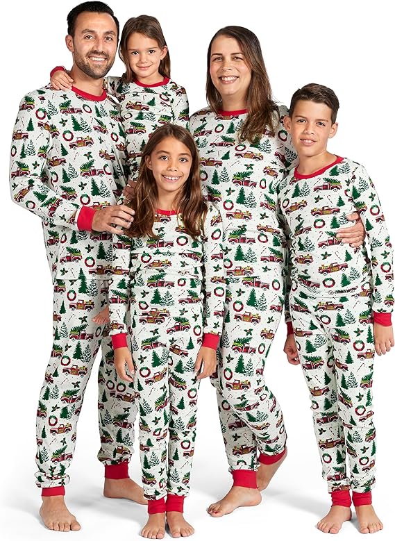 Pijama de camiones navideños