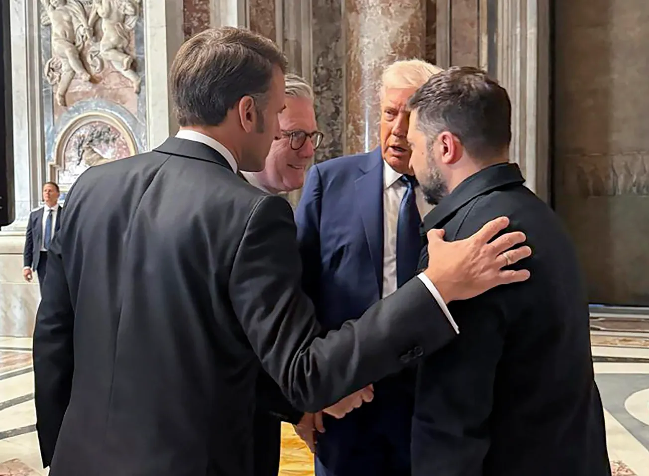 28Abr | Titulares: Trump sugiere que Putin podría estar engañándolo sobre la guerra