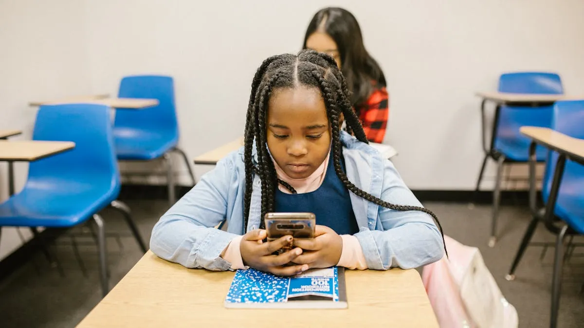 El DMV regula celulares e IA: ¿avance o retroceso?