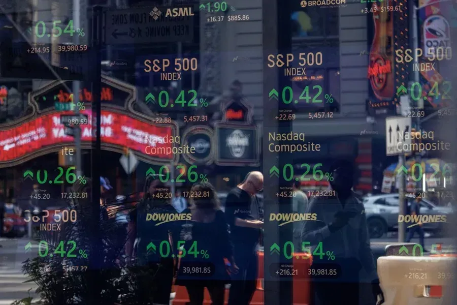 Dow Jones, S&P 500 y Nasdaq ganan el lunes ante calma en conflicto de Oriente Medio