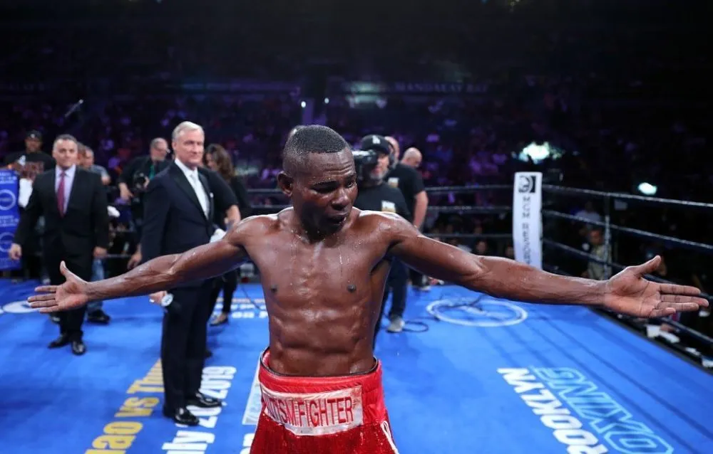 El cubano Guillermo Rigondeaux mostró su rostro tras estallarle una olla de presión en la cara