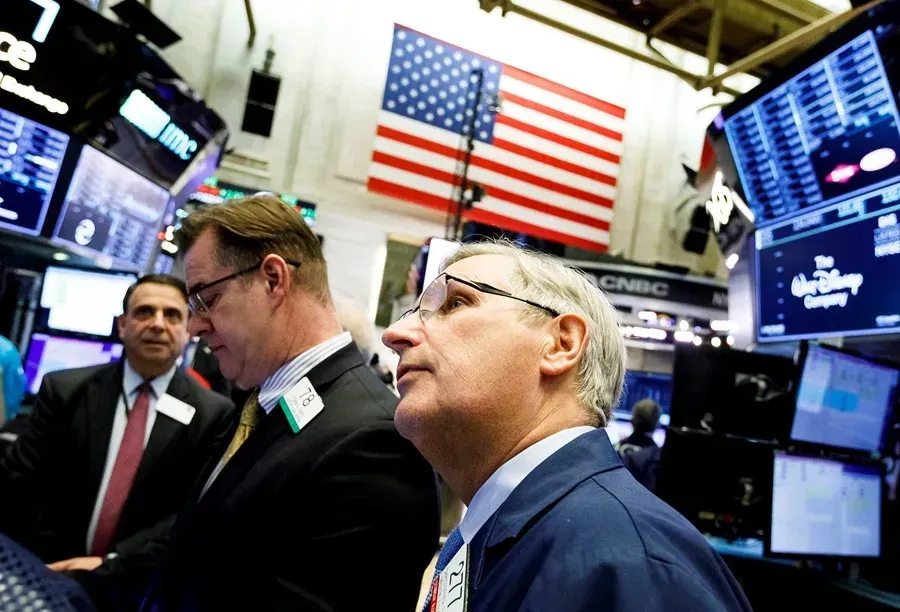 S&P 500 cae mientras aumentan las tensiones comerciales entre EE.UU. y China