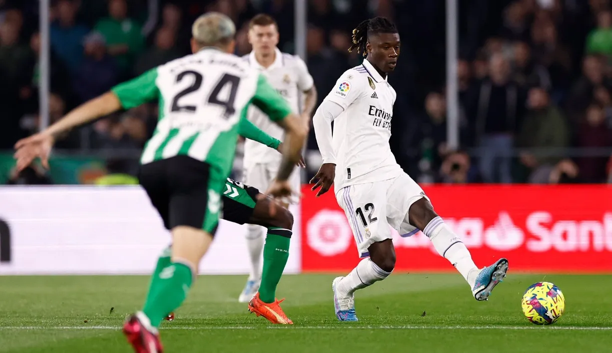 Real Madrid se aleja del Barcelona en la Liga.