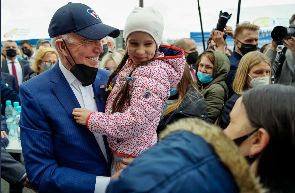 Biden llama ''carnicero'' a Putin durante su visita a Polonia