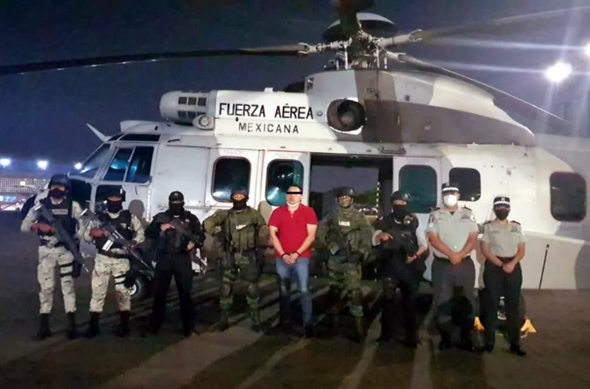 Fuerzas Armadas de México y El Johnny