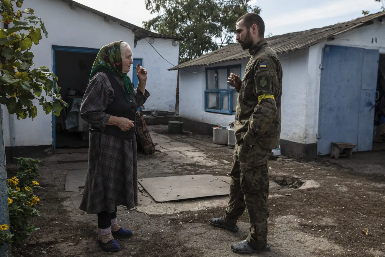 Ejército de civiles en Ucrania enfoca sus fuerzas sobre Rusia