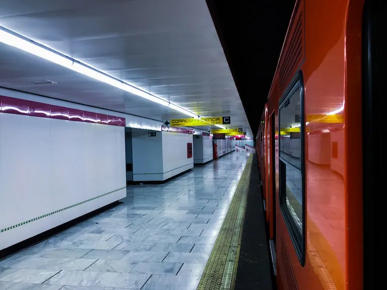 Uso de tapabocas es optativo en Metro de México