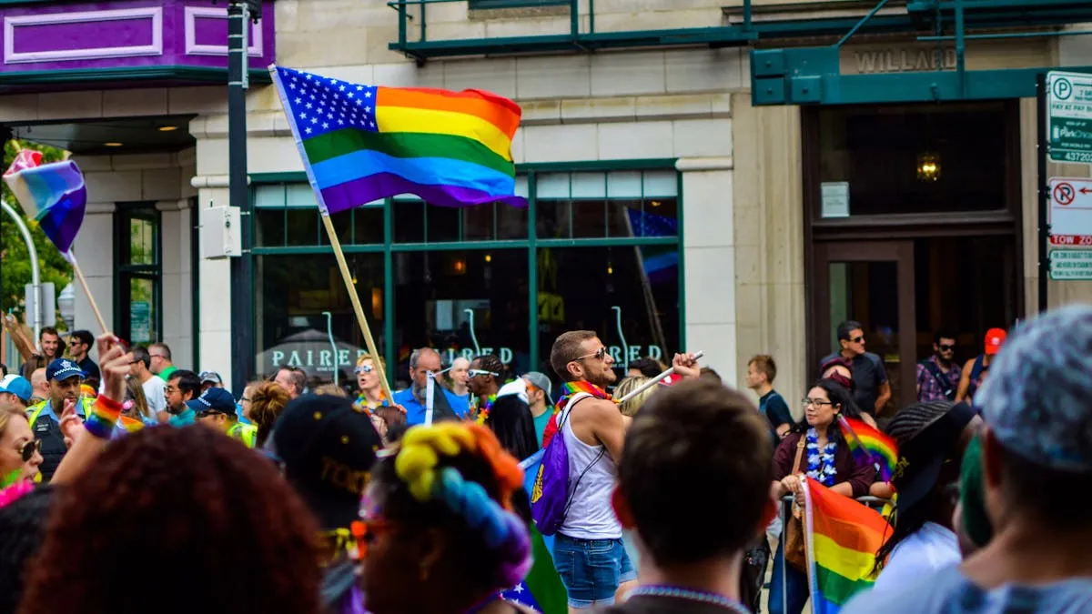 Evita el tráfico en WorldPride DC 2025 con metro bicis y scooters