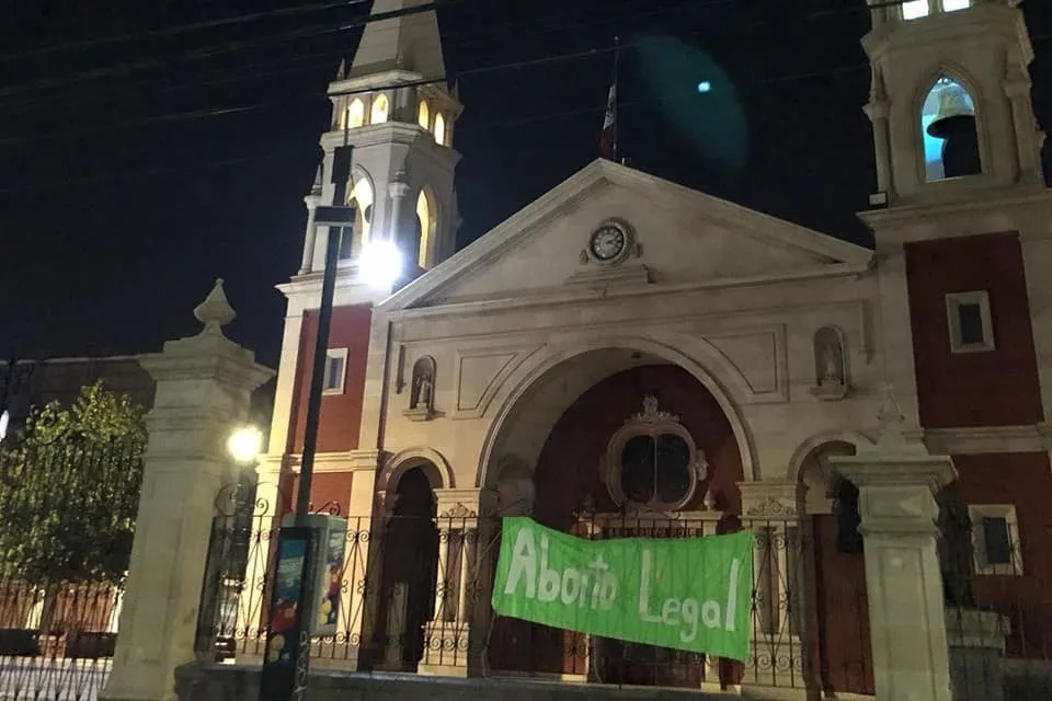 Exigen aborto legal en Ciudad Juárez con pancartas en sitios públicos