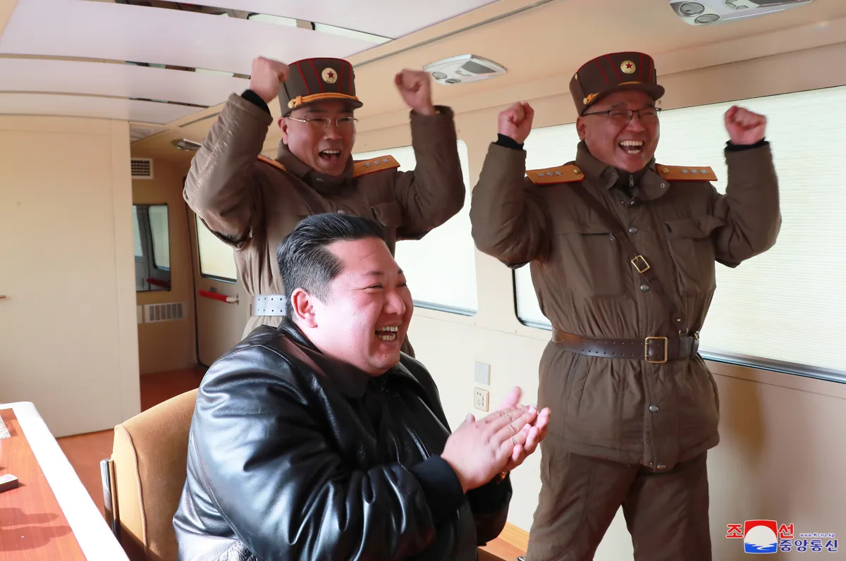 Corea del Norte lanza misil y genera alerta mundial
