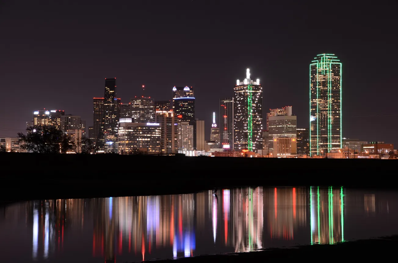 La ciudad de Dallas ganó residentes