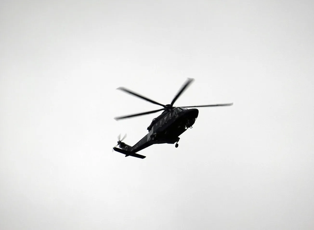 Helicóptero del gobierno de Coahuila impide el paso de migrantes en Río Bravo