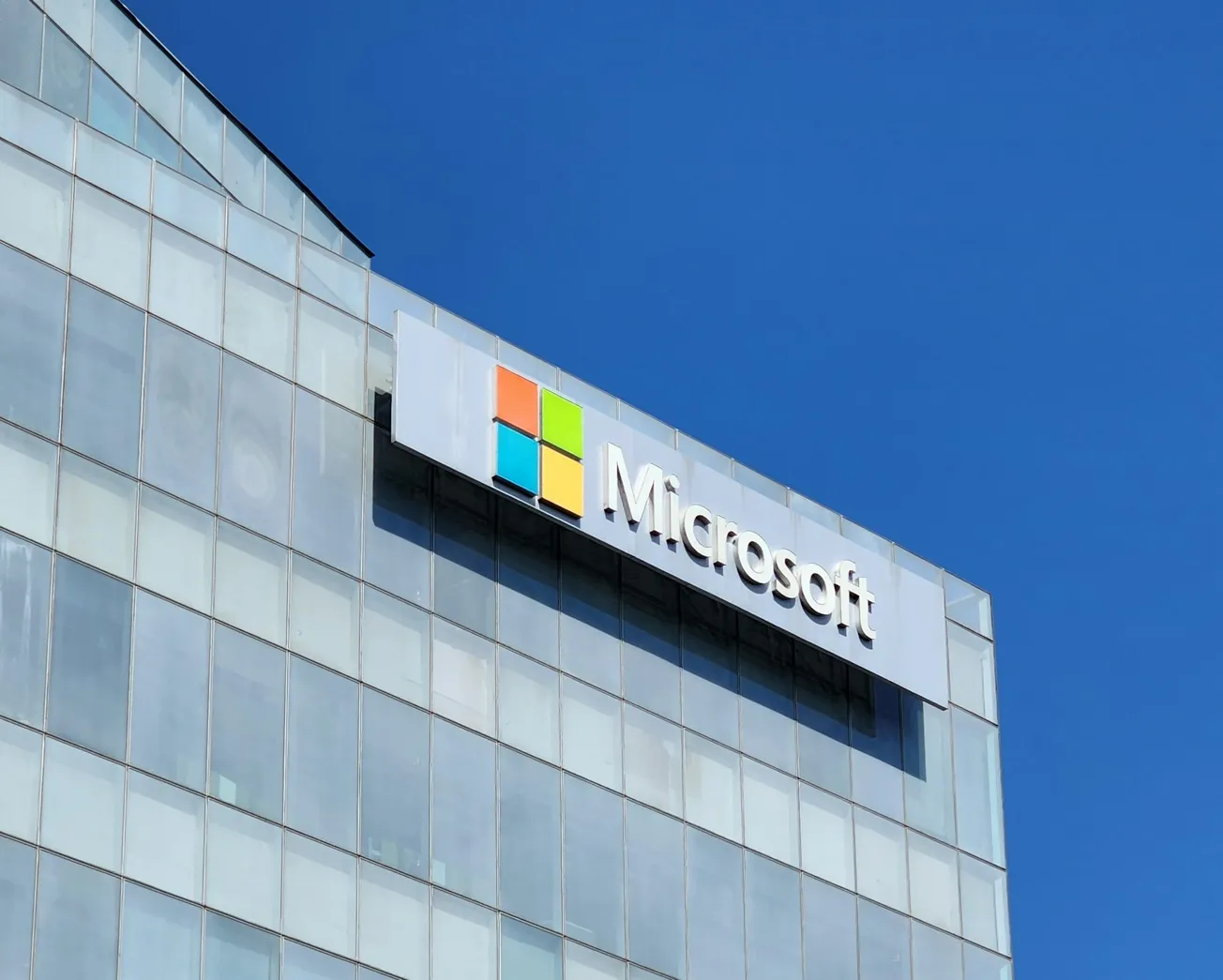 Microsoft supera máximos históricos impulsado por la inteligencia artificial