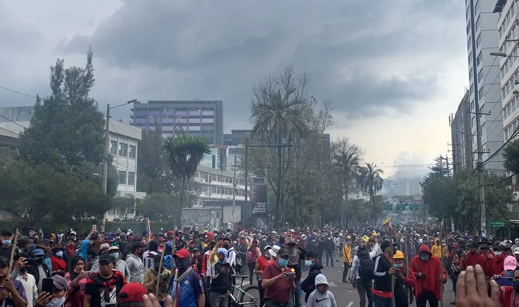 Protestas en Ecuador pueden acabar en revocatorio presidencial