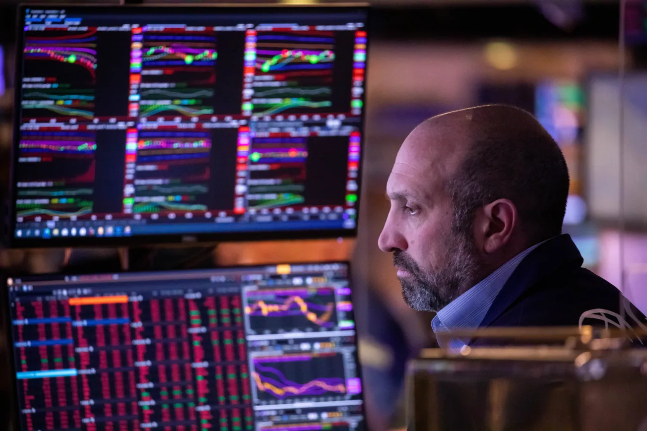 Dow Jones sube 200 puntos en cierre del Viernes; S&P 500 y Nasdaq también ganan en una semana positiva para el Mercado