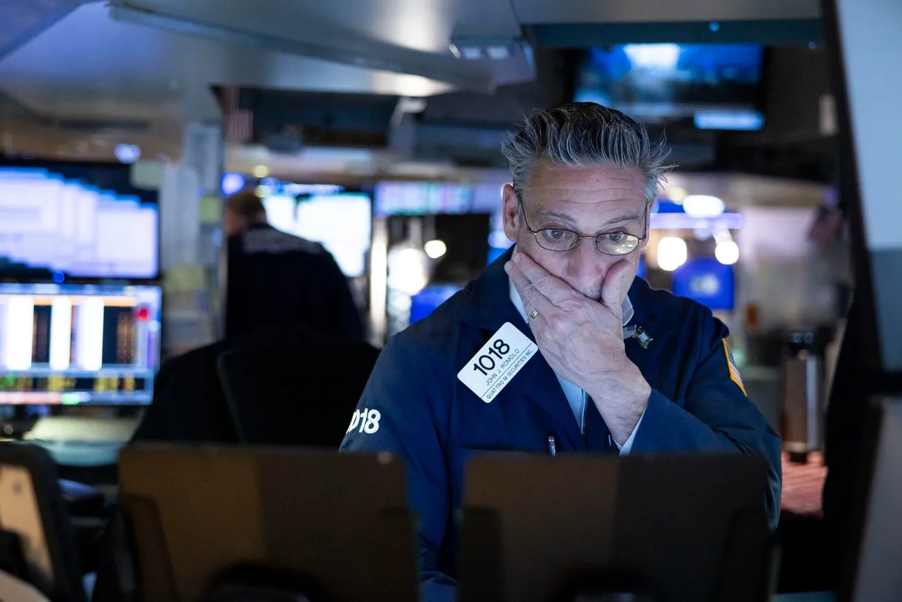 Futuros Dow y S&P 500: Tensión comercial baja y ganancias tecnológicas