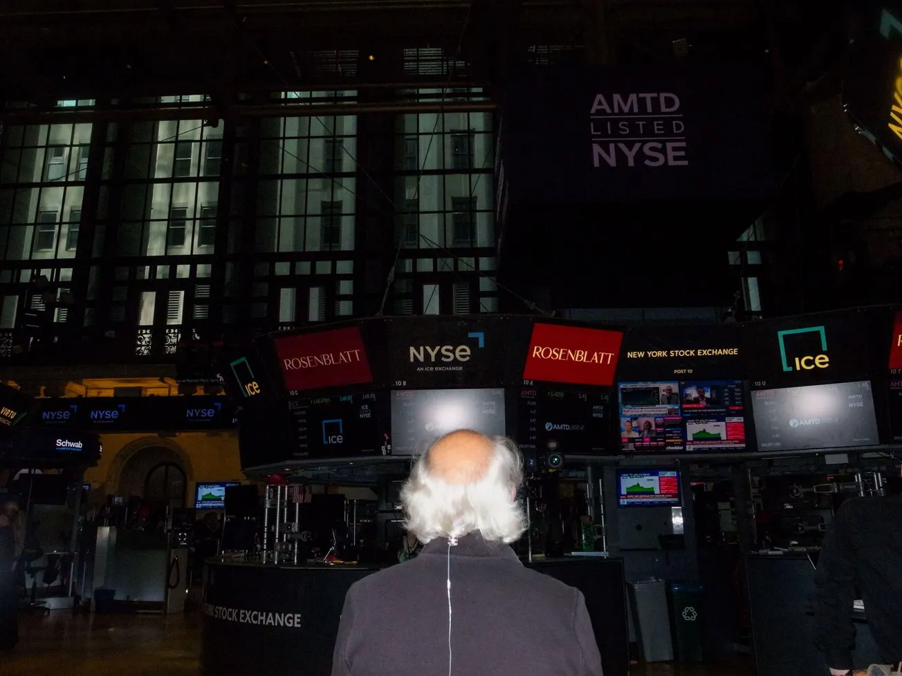 Dow Jones sube 0.1% mientras S&P 500 y Nasdaq bajan levemente en jornada de inflación y ganancias mixtas