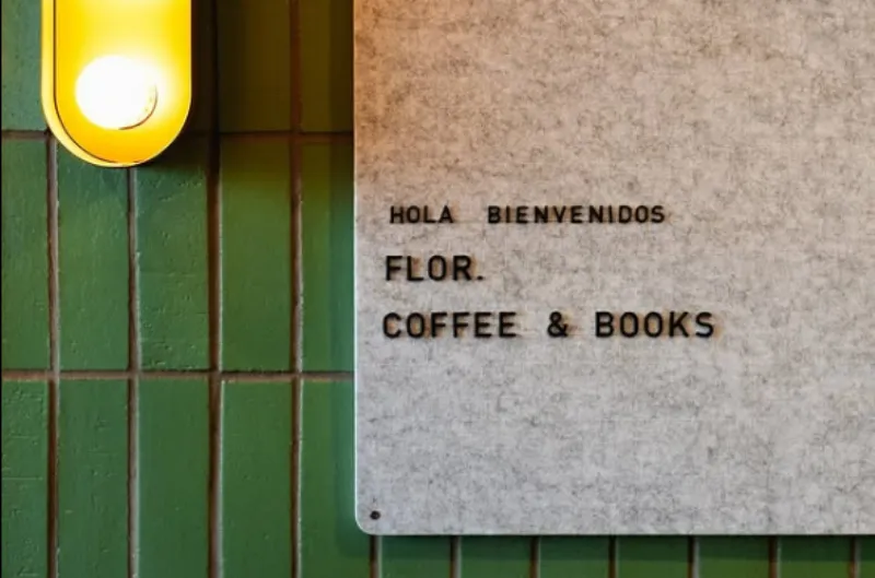 Café, libros y buena vibra: así es Flor., el nuevo rincón latino en DC