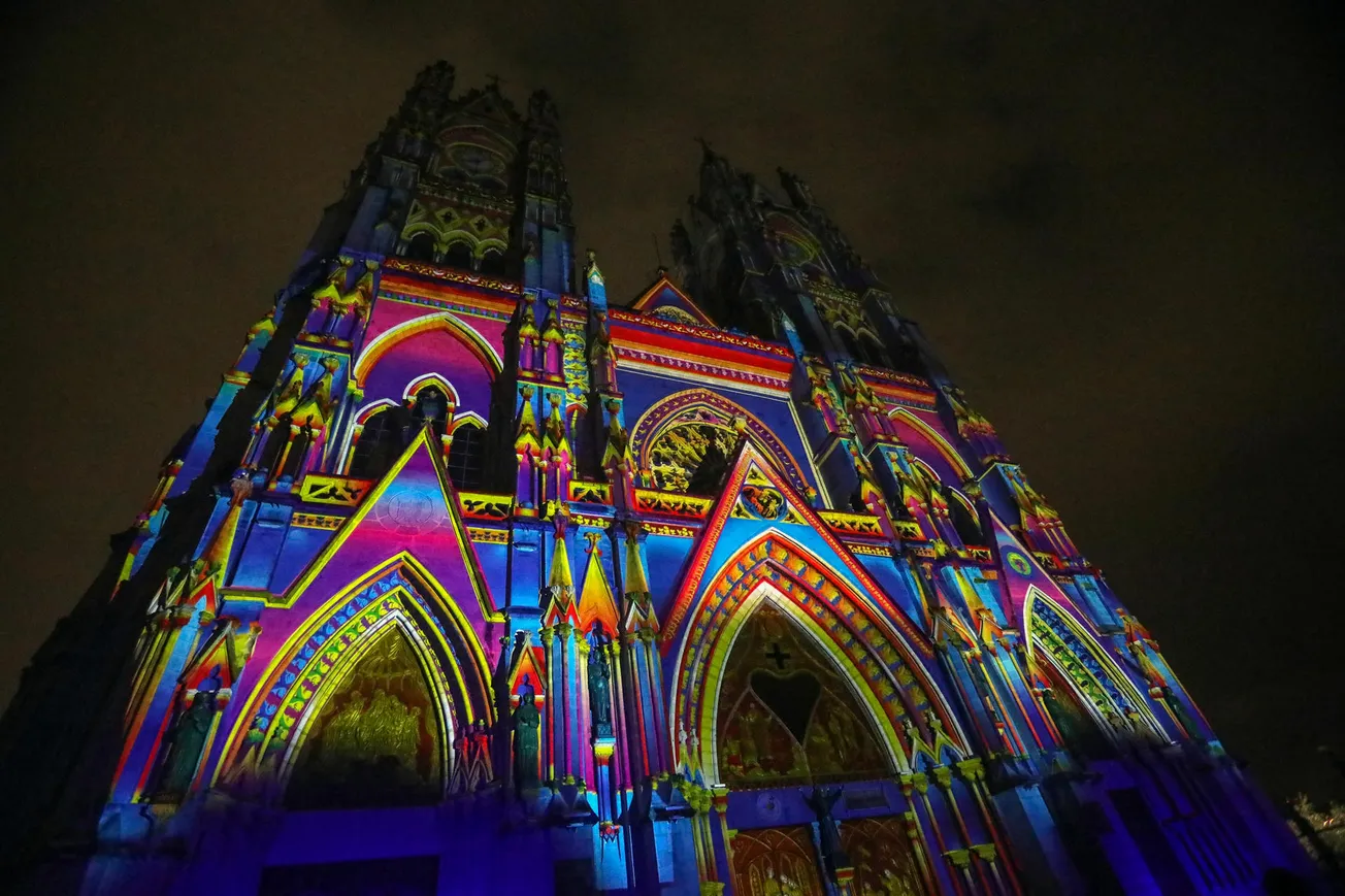 Leyendas, historia y cultura: Quito se ilumina con su festival de 'mapping' Luz de América