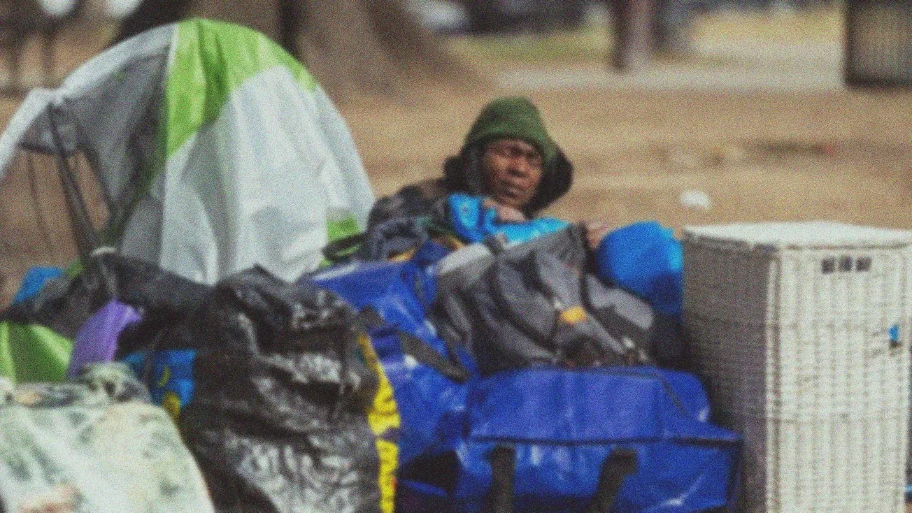 Criminalizar a las personas sin hogar, ¿una política cruel o necesaria?