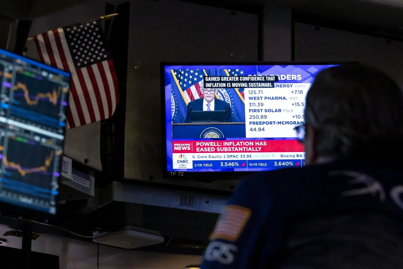 Dow Jones se desploma 300 puntos tras la entrada en vigor de los aranceles de Trump