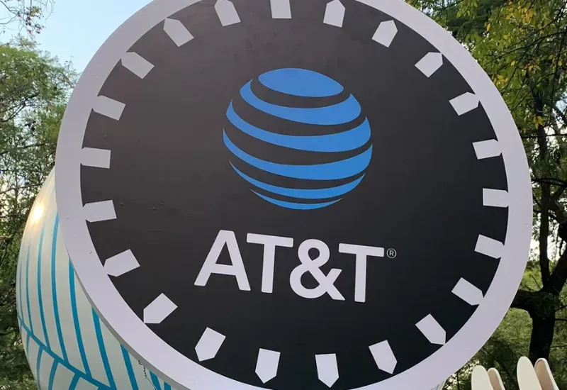 AT&T invierte 23 mil millones en licencias de espectro para expansión