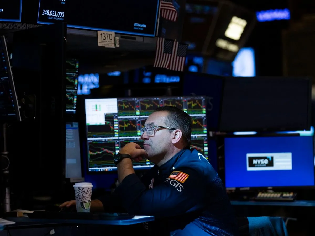 Dow Jones, S&P 500 y Nasdaq suben en apertura de viernes, con la IA y el Oro impulsando las ganancias