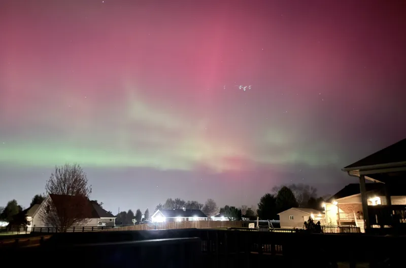 Por qué las auroras boreales llegaron al DMV (y qué más podemos ver en el cielo)