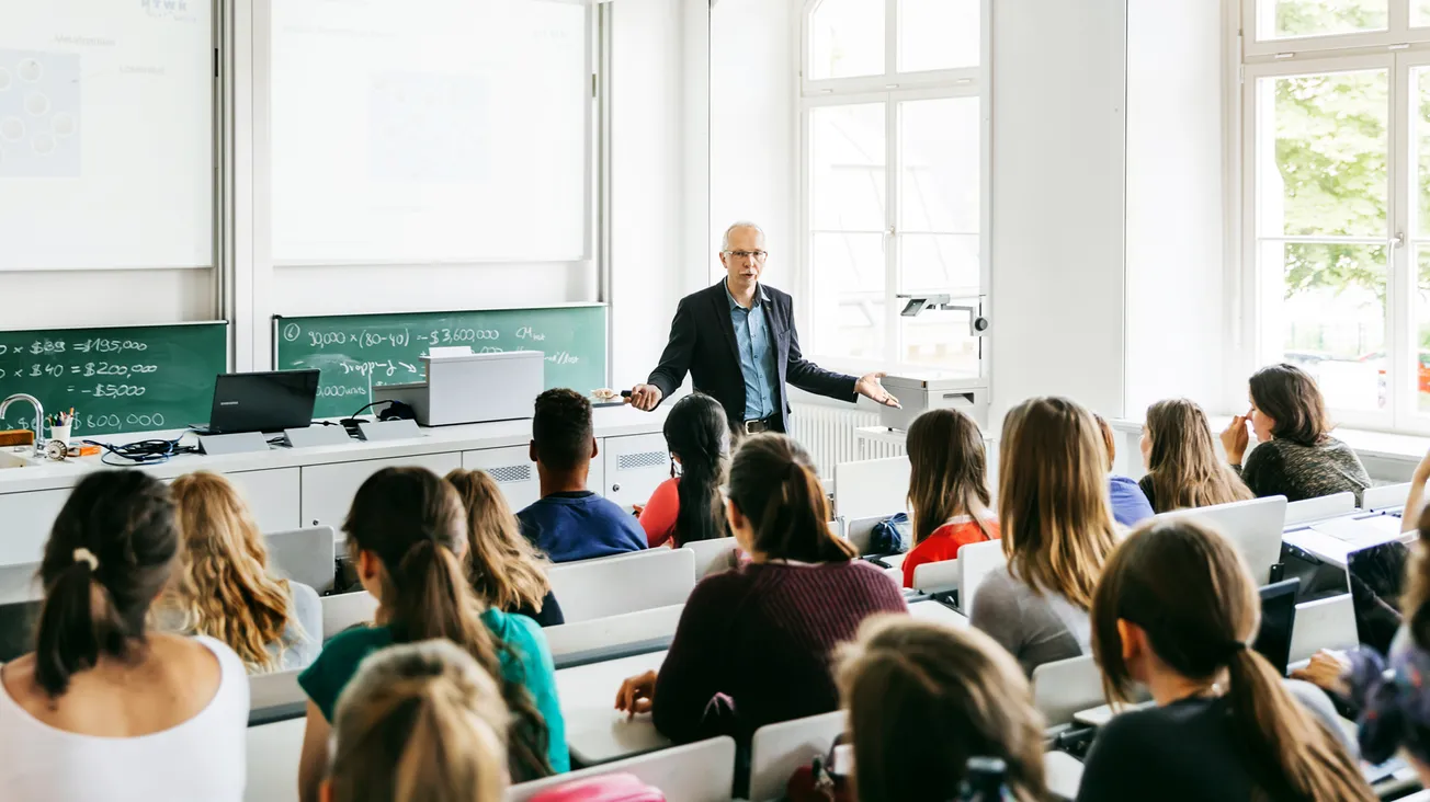 Las principales asociaciones académicas profesionales fallan en enfrentar el antisemitismo, según un nuevo informe de la ADL