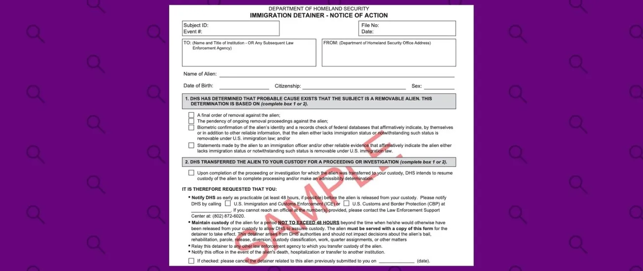 ¿Qué es una orden de retención migratoria o “detainer” de ICE y quién está obligado a cumplirla?