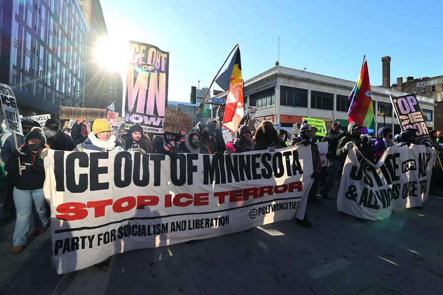Estudiantes del DMV alzan la voz contra ICE y enfrentan castigos