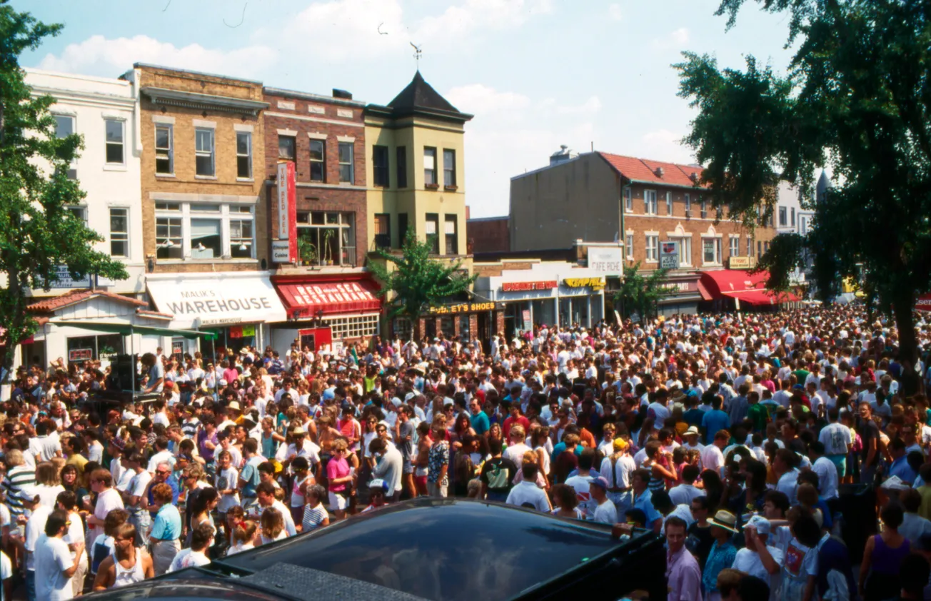 Cuando el mundo cambiaba nació El Tiempo Latino