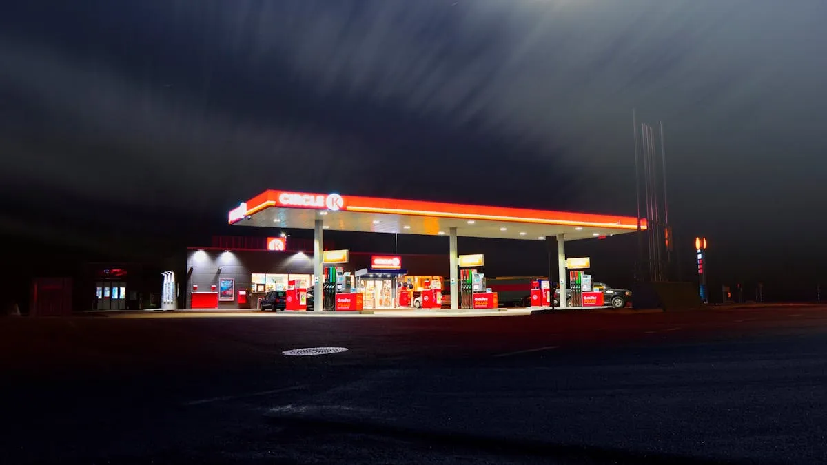 El precio de la gasolina se dispara en el DMV, alrededor de $3.48 por galón