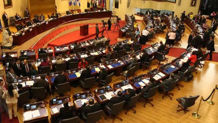 Asamblea Legislativa de El Salvador convoca a Comité de Crisis para tratar la emergencia del coronavirus