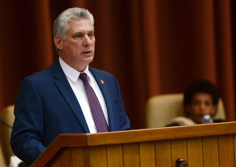 El Parlamento de Cuba modificó una ley que a partir de ahora permite que cubanos con otra ciudadanía puedan tener cargos dent