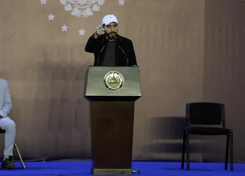 Nayib Bukele promete nueva reforma de pensiones en 2021