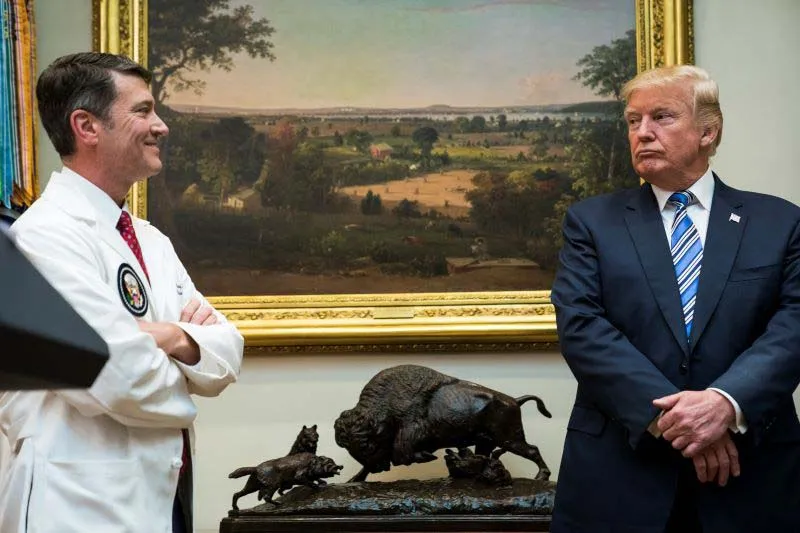 Ronny Jackson dijo que Trump aprobó magistralmente su examen cognitivo.  Ahora exige que Biden se examine por “impedimento mental”