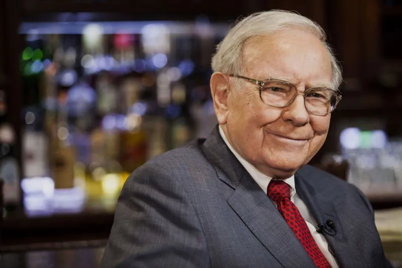 Berkshire Hathaway vende más acciones de Bank of America y reduce su participación en casi un 15%