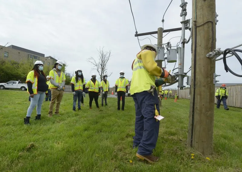 Pepco, al igual que otras compañías en la ciudad, tiene programas de entrenamiento laboral para los residentes de Washington