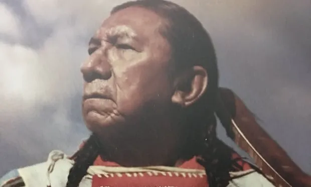 Confirman que es el bisnieto de un nativo americano histórico por medio de un procedimiento especial de comparación de ADN.