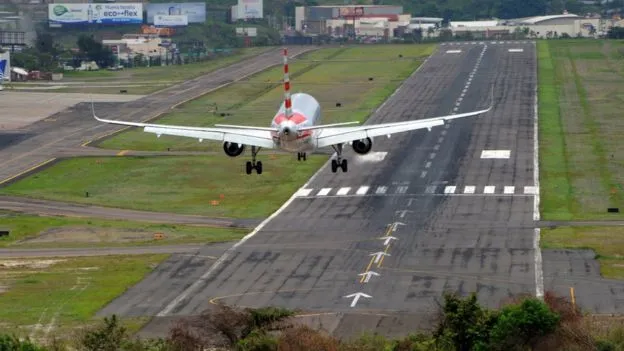 Qué aeropuertos están entre los más peligrosos del mundo (y cómo el de Honduras está a punto de salir de la lista)