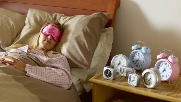 Los enormes beneficios de las siestas cortas (y cómo aprender a hacerlas sin despertarnos de mal humor)