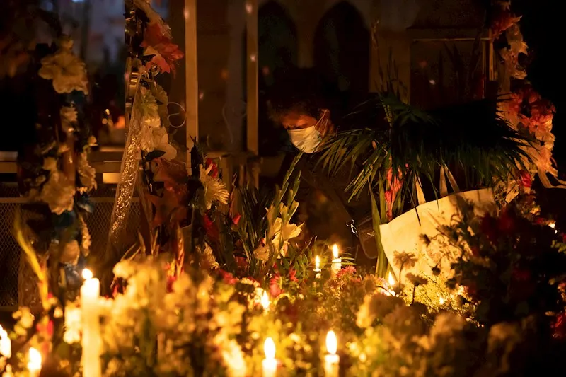 Pueblos de México retornan a sus raíces para celebrar Día de los Muertos