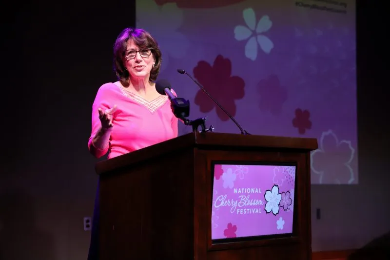 La presidenta del festival, Diana Mayhew, anunció que en 2022 los eventos emblemáticos del festival volverán en persona.