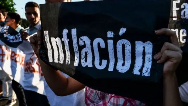 Inflación en América Latina: los productos cuyo precio se ha disparado (y por qué la vida está "tan cara" en la región)