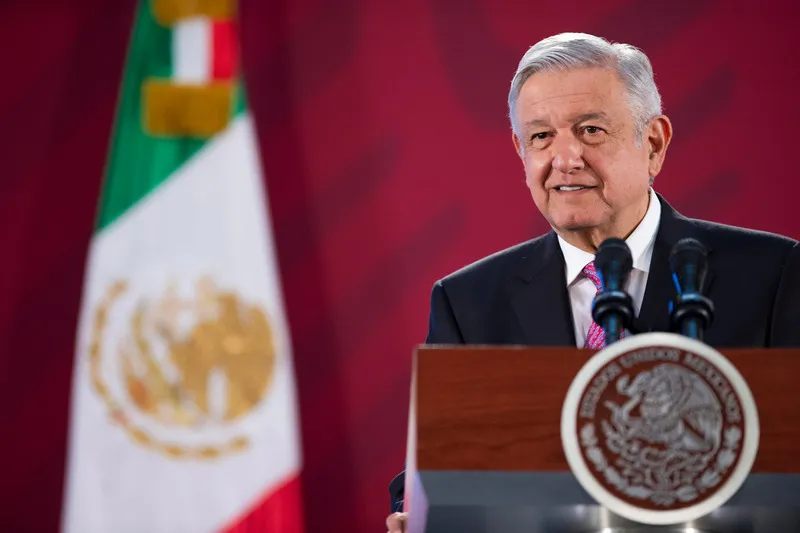 AMLO quiere ratificarse en consulta, pero organismo electoral dice que no tiene dinero