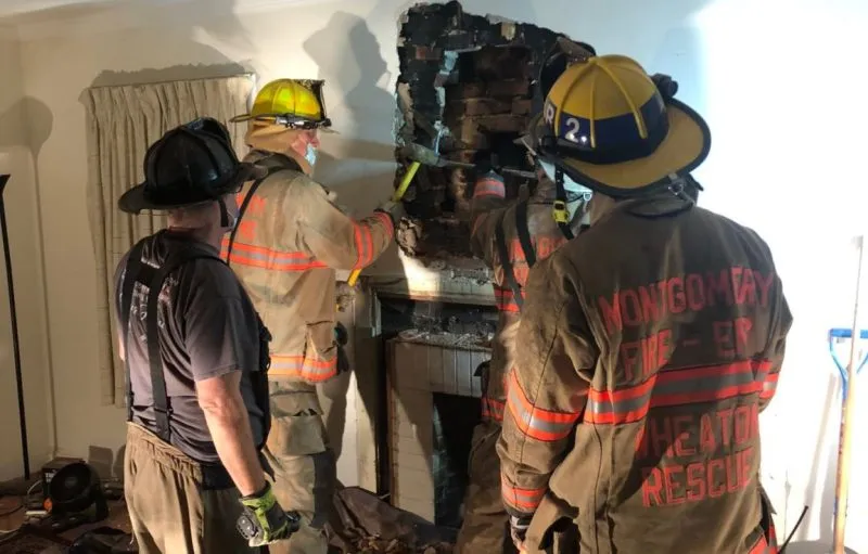 Entró a robar a una casa en Silver Spring, pero quedó atrapado en la chimenea